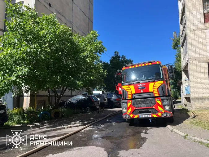 Жахлива пожежа у Рівному: загинула дитина, ще троє – у лікарні (фото)