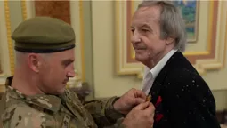 Холостяк-красень «Зіна» з ІІІ штурмової: син легендарного співака Василя Зінкевича розповів про ЗСУ, пісні і батька (фото)