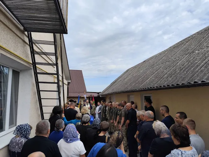 У Ківерцях попрощалися із бійцем Юрієм Шупічуком (фото)