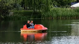 У Польщі українець виловив «легендарного» 183-сантиметрового сома: місцеві обурені (відео)