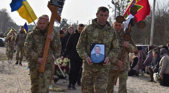 На Волині попрощалися із загиблим прикордонником Андрієм Мартинюком (фото)
