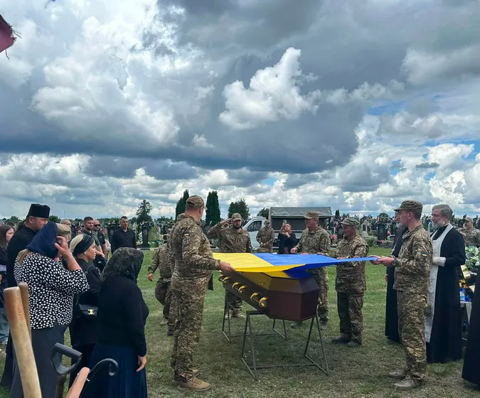 На Волині в останню земну дорогу провели Героя Сергія Григіля (фото)