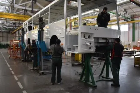 У Луцьку почали робити автобуси для авіабудівного концерну «Антонов» (фото)