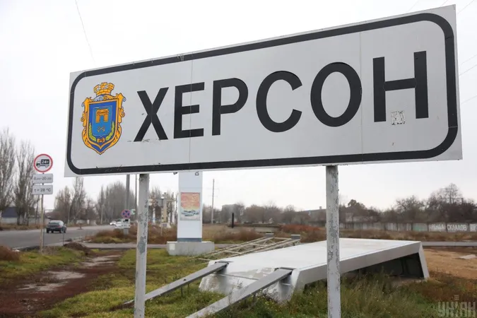 Окупанти в Херсоні поцілили в обласну клінічну лікарню
