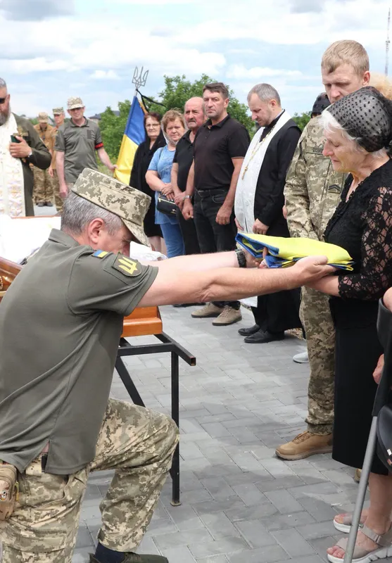 У громаді на Волині попрощалася із Захисником України Володимиром Соняком (фото)
