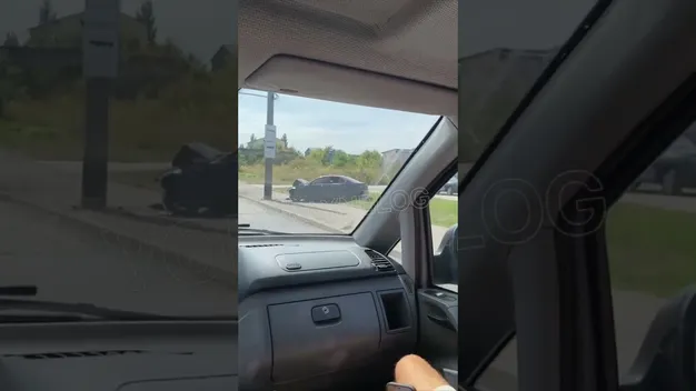 У Луцьку поблизу «Адреналіну» авто влетіло в електроопору (відео)