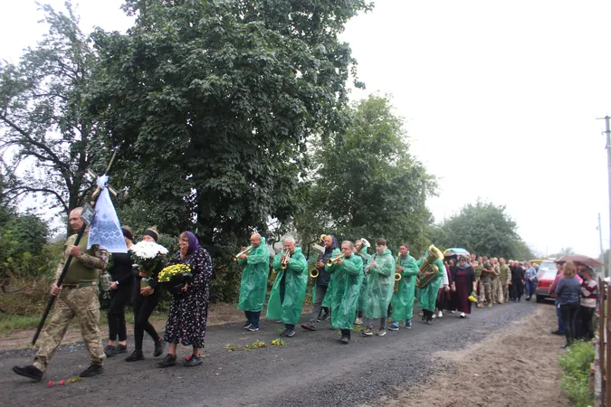На Волині провели в останню дорогу Героя Івана Гайдучика (фото)