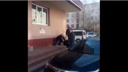 У Володимирі троє чоловіків побили одного (відео)