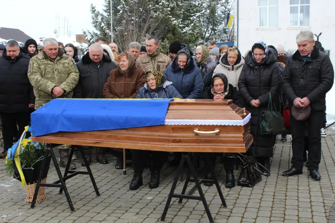 На Волині попрощалися із воїном Володимиром Лавренюком, який загинув від ворожого дрона