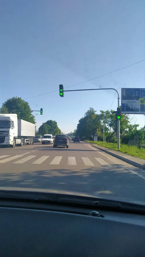 У Рованцях на Об'їзній нарешті запрацювали світлофори