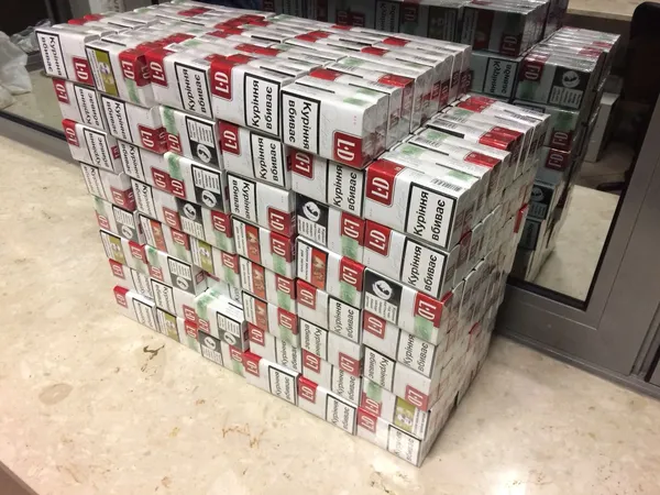 В «Устилузі» собака знайшов контрабандні сигарети (фото, відео)