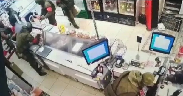 «Пиво вообще ох*нное», – російські вояки грабують магазини (аудіозапис)