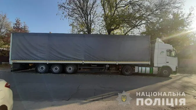 На Волині вантажівка переїхала чоловіка, який лежав на дорозі