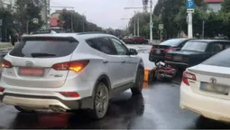 У Луцьку біля «Променя» Hyundai збив чоловіка на електровелосипеді (фото)