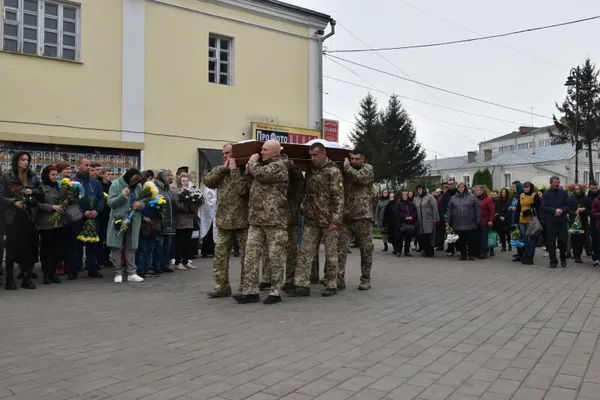 У Луцьку попрощалися із 26-річним Героєм Юрієм Головачем (фото)