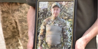 Загинув більше року тому: у Луцьку попрощалися з полеглим воїном Володимиром Андрійчуком (фото)
