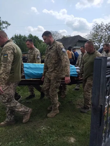 Воїну назавжди 55: на Волині прощалися з батьком п'ятьох дітей (фото)