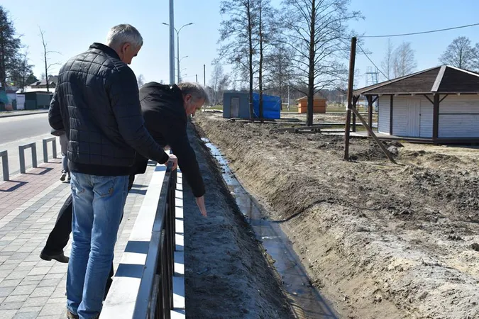 Парасольки, парковка, велосипедна доріжка: як змінився курортний Світязь (фото)