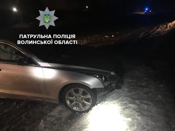 У Луцьку п'яний водій зніс електроопору (фото)