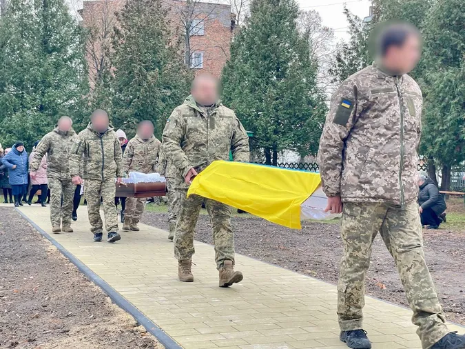 У Нововолинську провели в останню дорогу Валерія Яльницького (фото)