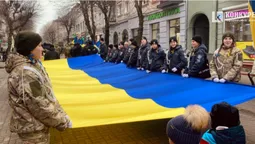У Луцьку в День Соборності створили «ланцюг єднання» (фото)