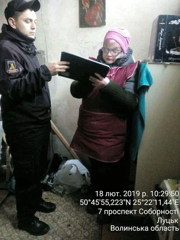У Луцьку накрили алкогольну «точку»: обмінювали порожні пляшки на повні (фото)