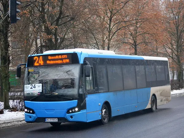 На вулиці Луцька виїхав новий автобус з Фінляндії (фото)