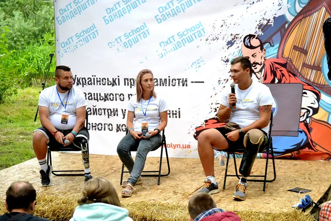 Щирі історії від молодих ветеранів: на «Бандерштаті» виступили нескорені (фото)