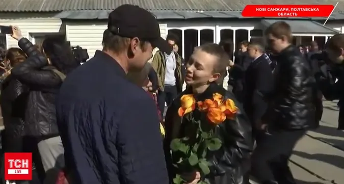 Кінець обсервації: як зустрічали евакуйованих українців з Китаю