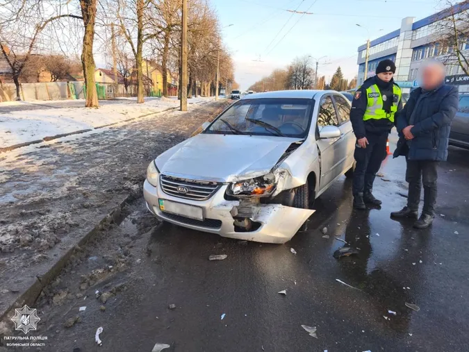 У Луцьку на переході KIA влупилась у Ford – п'яний водій хотів відкупитися (фото)