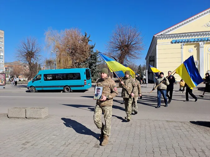 Ковельська громада попрощалася з воїном Олександром Маслом (фото)