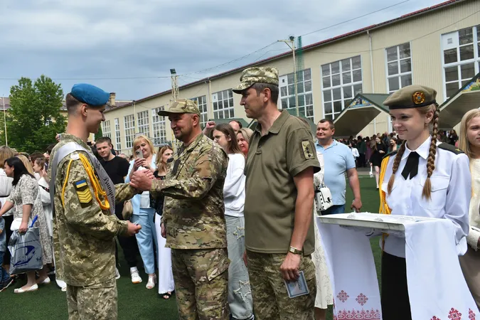 У Луцьку військовий ліцей випустив 330 юнаків та дівчат (фото)