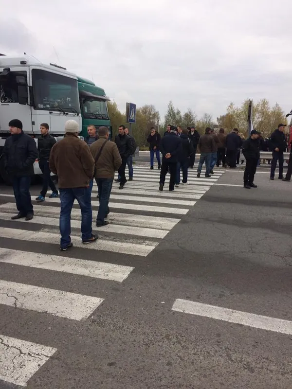 Волинські шахтарі перекрили міжнародну трасу (фото)