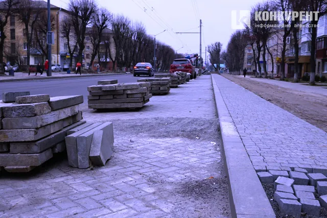 Війна війною, а ремонт за розкладом: що коїться на проспекті Волі у Луцьку (фото)