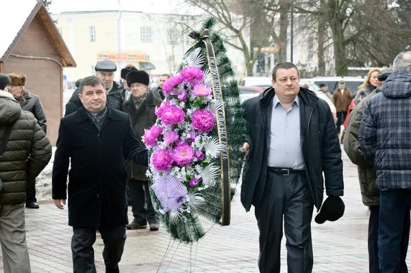 ...свободівці Михайло Щур та Олександр Пирожик, який заодно працює першим заступник голови Волинської обласної ради...
