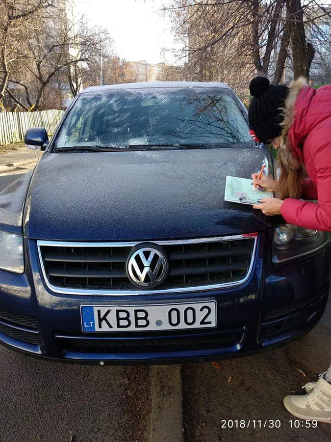 У Луцьку жінка наїхала автомобілем на муніципала