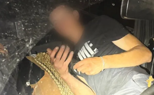 У Ковелі п'яний водій в'їхав у чуже авто, втік, а потім повернувся: що він хотів (фото)
