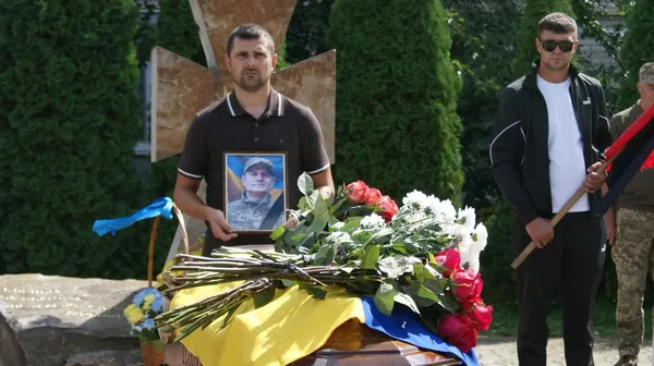 Майже два роки вважали зниклим: на Волині поховали захисника Андрія Білана (фото)