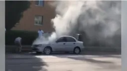 У Ковелі посеред вулиці загорілося авто (відео)