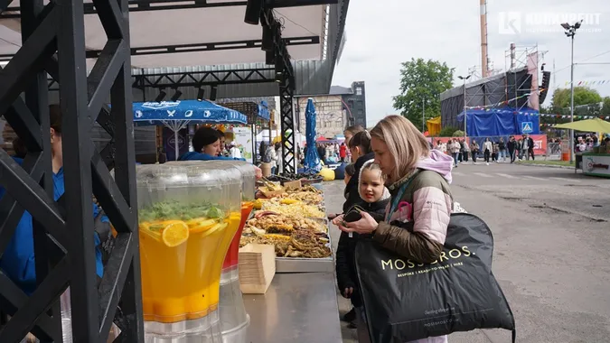 Як минув перший день ювілейного Food Fest у Луцьку (фото)