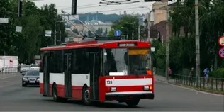 У Луцьку відновили рух транспорту на Конякіна після російської атаки