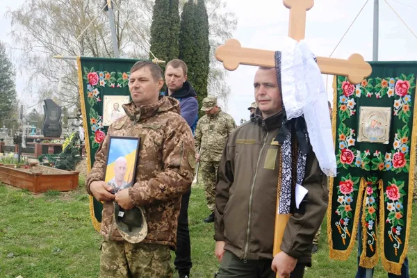 На Волині провели в останню дорогу Героя Олександра Горотя