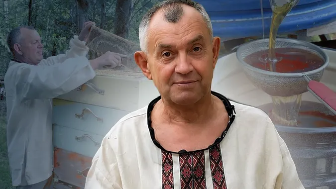 «Від пасіки не відречусь ніколи»: як капелан зі Світязя готує мед для військових (фото)