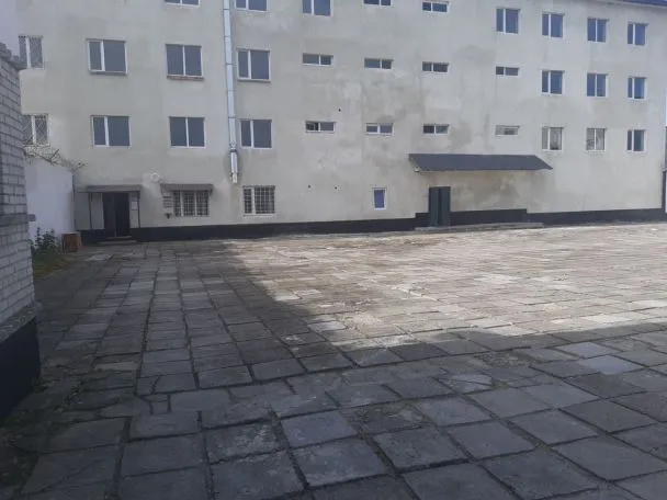 «Більшість повернуться вбивати»: репортаж із секретного табору в Україні, де утримують російських військових