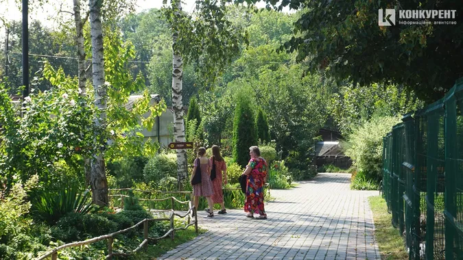 Спека і мокрі носики: останні дні серпня у Луцькому зоопарку (фото)