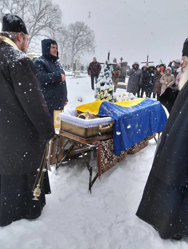 Серце воїна зупинилося в лікарні: на Волині провели в останню путь Василя Ярмолюка