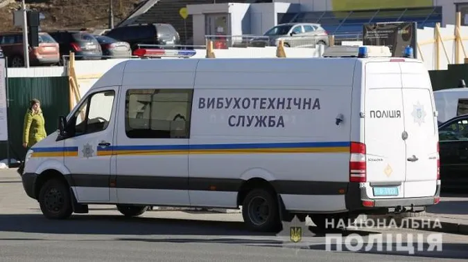 Відвідувачів кількох ТРЦ Львова евакуювали через повідомлення про замінування