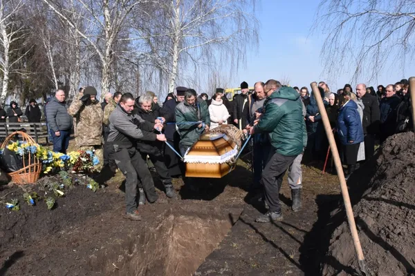 «Був добрим та щирим»: на Волині попрощалися з військовим Вадимом Гускою (фото)