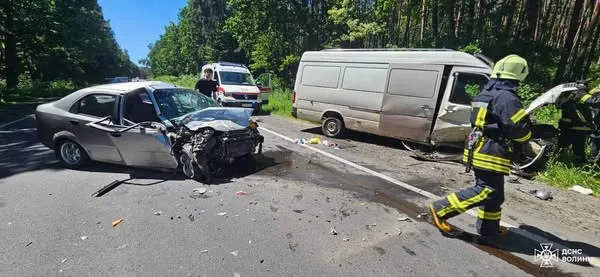 Машини – вщент: під Луцьком стались дві страшні аварії (фото)