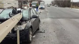 ДТП у Липинах: відбійник наскрізь проштрикнув авто (фото, відео)